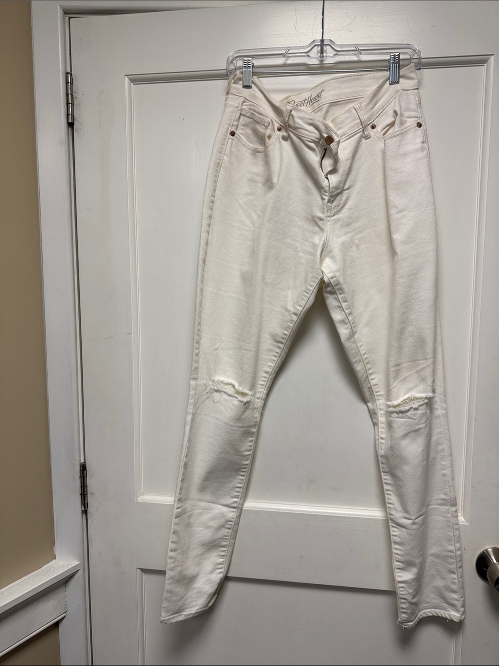 Old Navy Cream Skinny Jeans with Knee Distressing